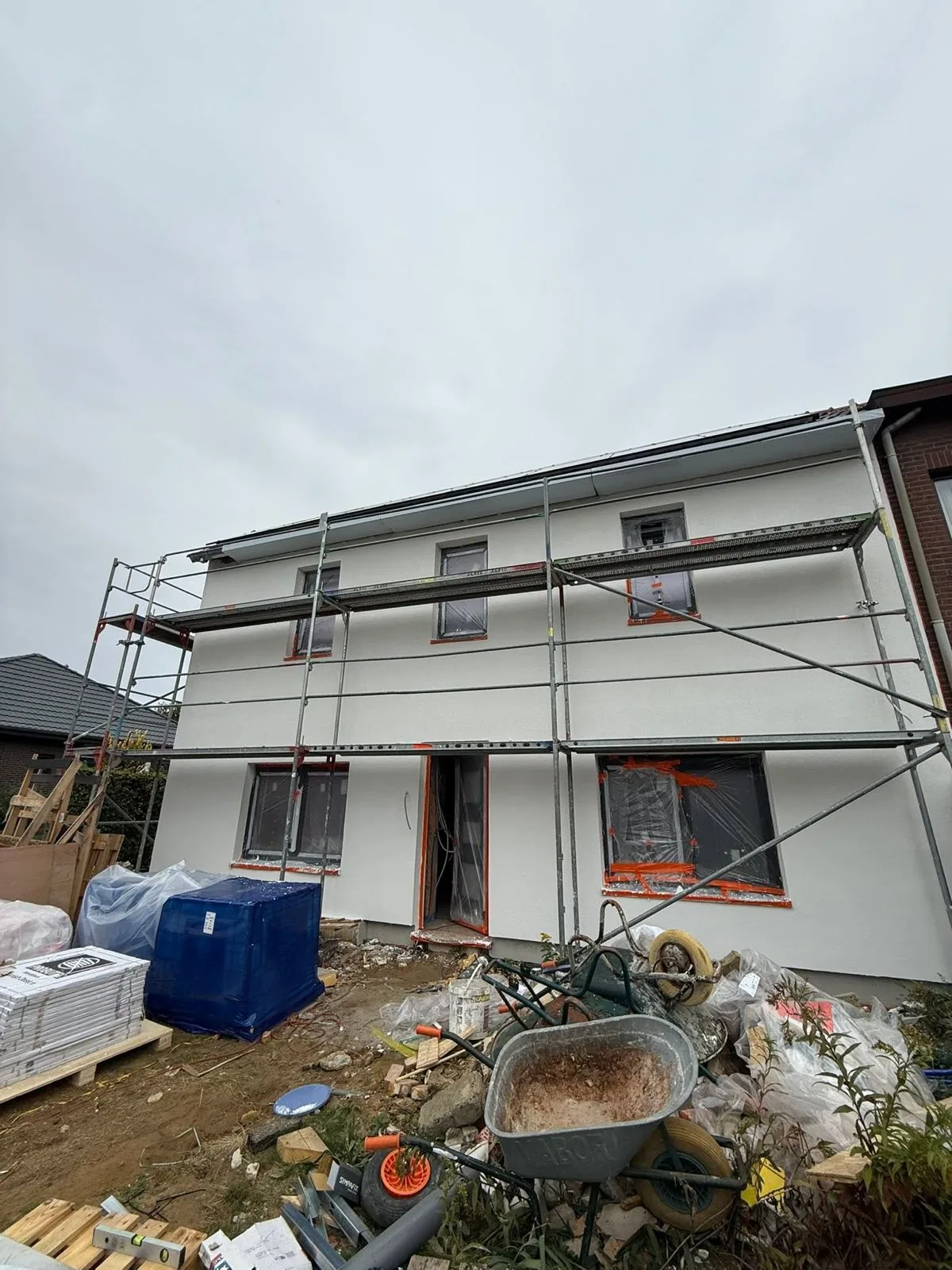 Façade rénovée à Liège par FLEX&GO