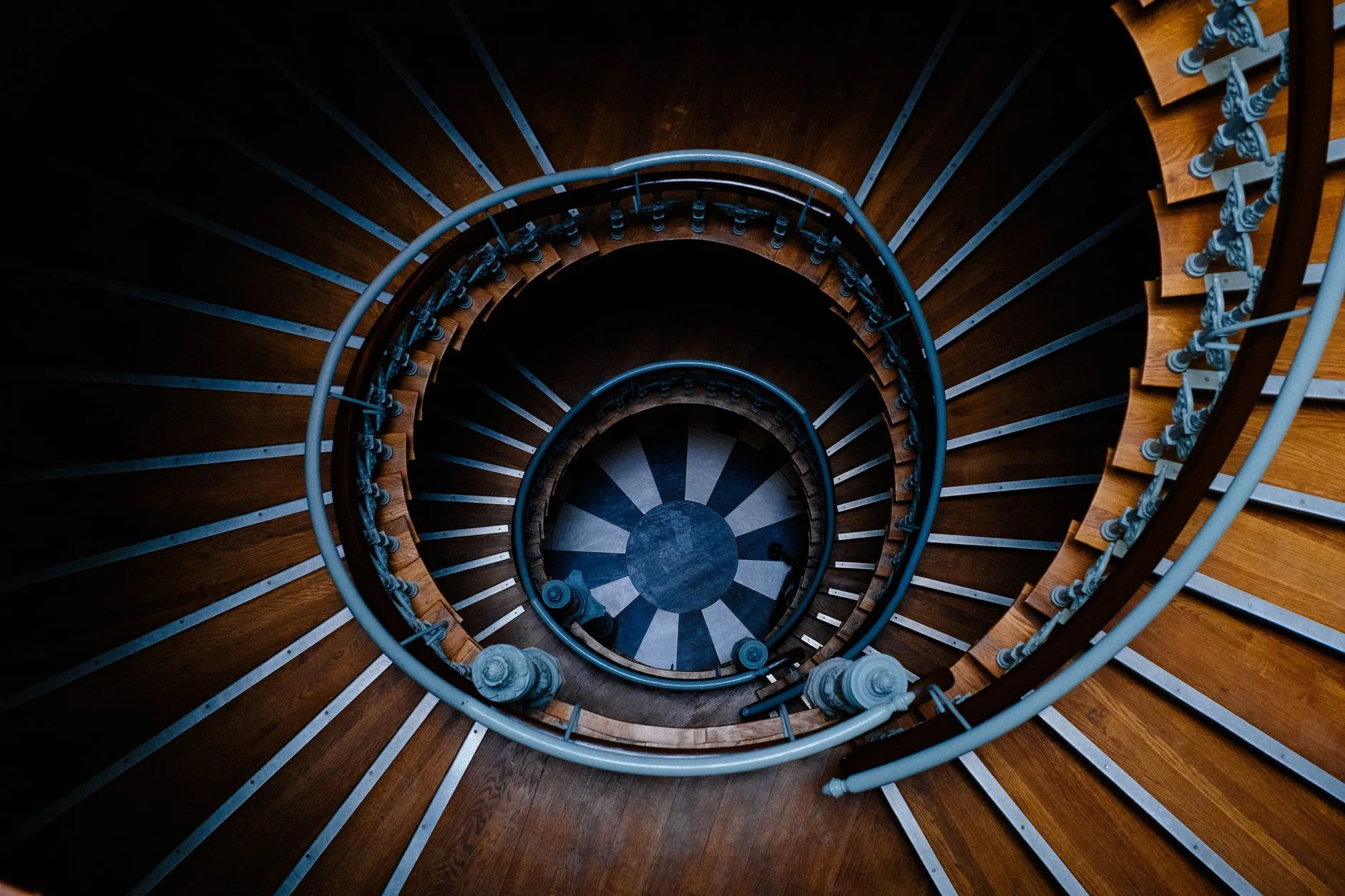Rénovation escalier : prix, délais & conseils